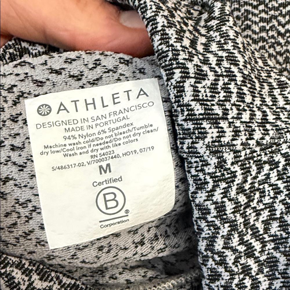 Athleta Fitness Running Long Sleeve Turtleneck Top Shirt Black Gray Like New Med - Picture 4 of 4